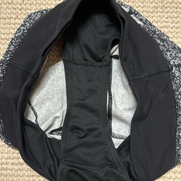 Lululemon speed up shorts. - Picture 5 of 5